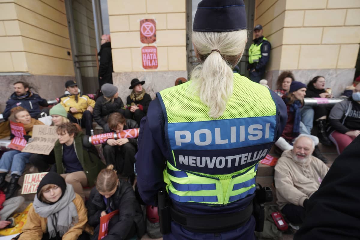 Полиция Финляндии передала в прокуратуру дела против 50 климатических активистов 